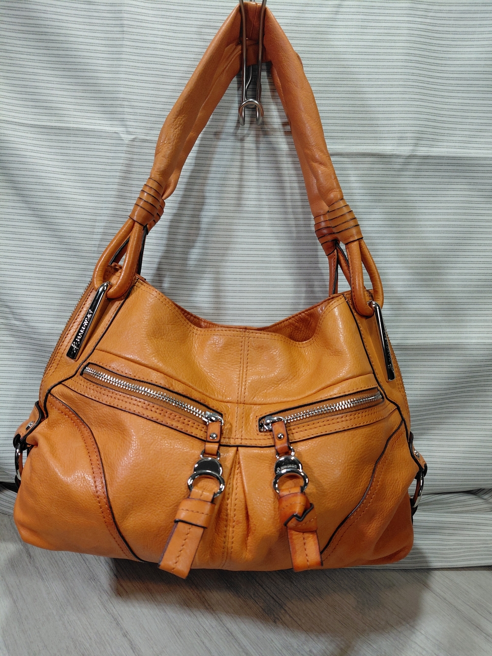 B. Makowski Classic Hobo Slouchy Harvest Orange Leather Shoulder Bag